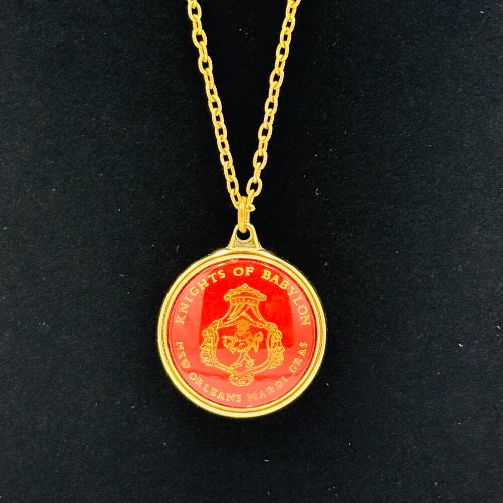 VTG 1991 KNIGHTS OF BABYLON Parade Captain's Throw OLIVER TWIST pendant necklace